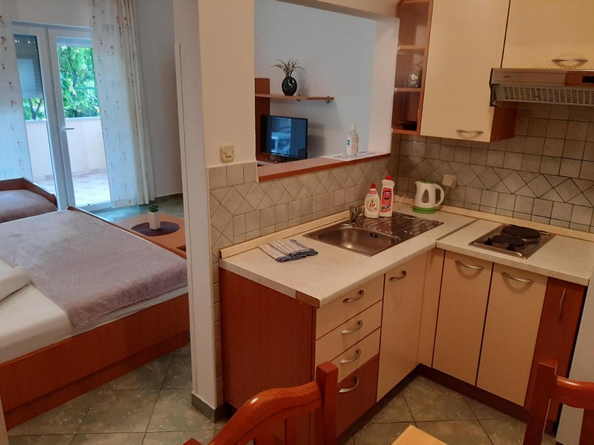 Apartma Leon *