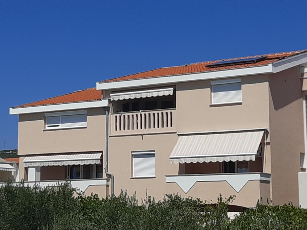 Leon Apartma Simuni