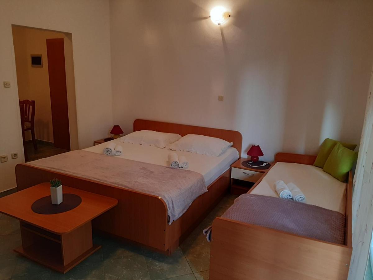 Apartma Leon *