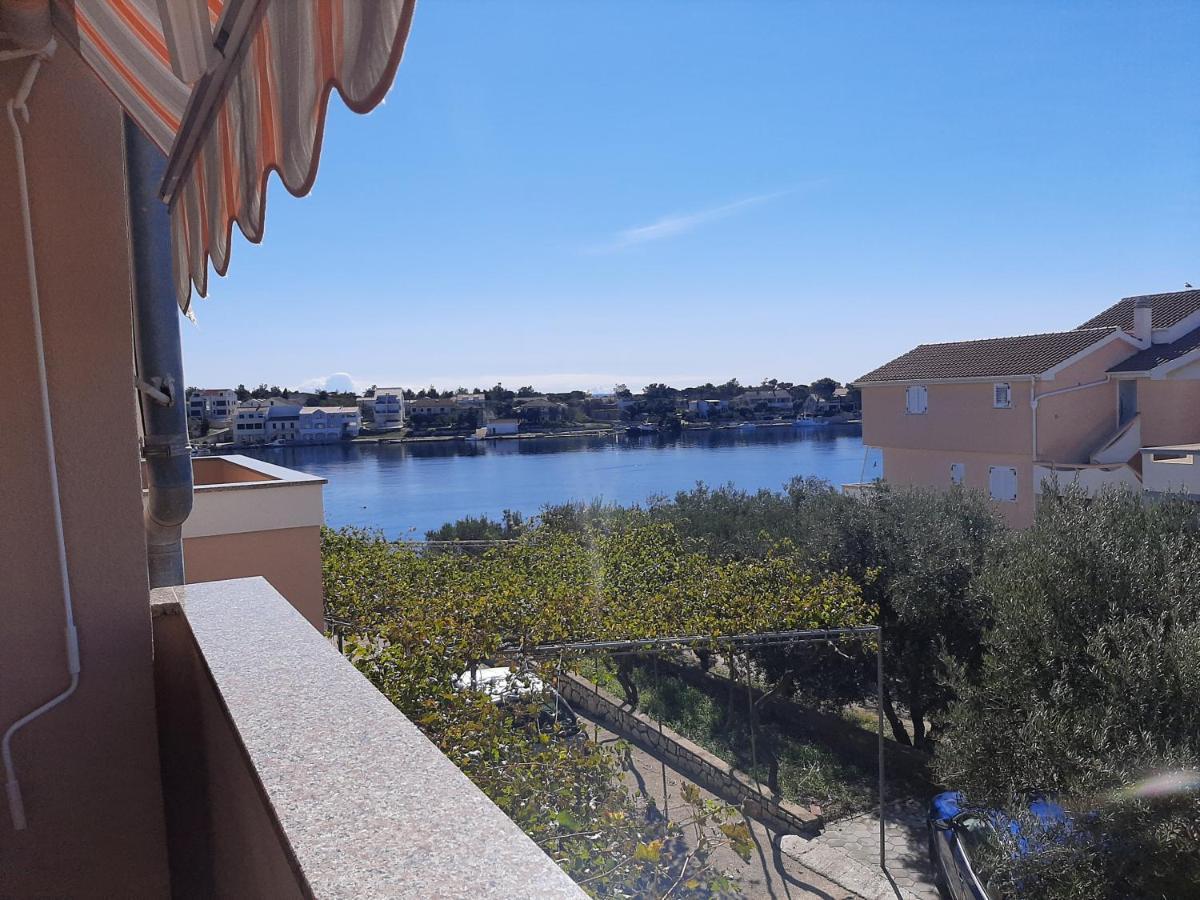 Leon Apartma Simuni